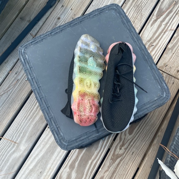 Chosen steps tennis shoes - Picture 2 of 4